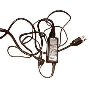 GENUINE ASUS 45W Charger 19V 2.37A AC Adapter AD883020 4.0x1.35mm Small Tip